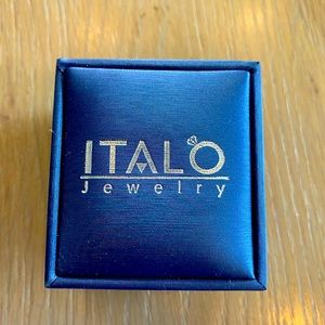NIB Ítalo brand cubic zirconia stud earrings